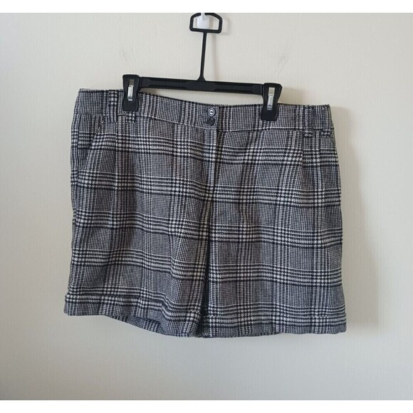 C&A Yessica Womens Wool Blend Button Lined Black White Plaid Shorts Size 16 - Picture 1 of 10